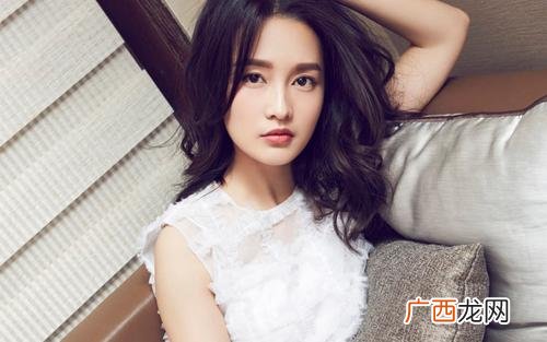 女生约的出来，会收礼物，但不确定关系是什么意思？