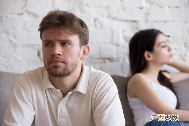 男人出轨女人有一半责任,男人出轨女人该不该离婚