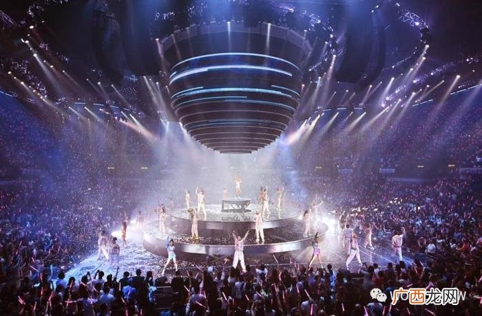 演唱会舞台，Crazy演唱会2019舞台设计美爆