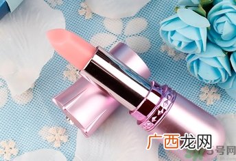 oura马油唇膏好用吗？爱茉莉oura马油唇膏颜色区别