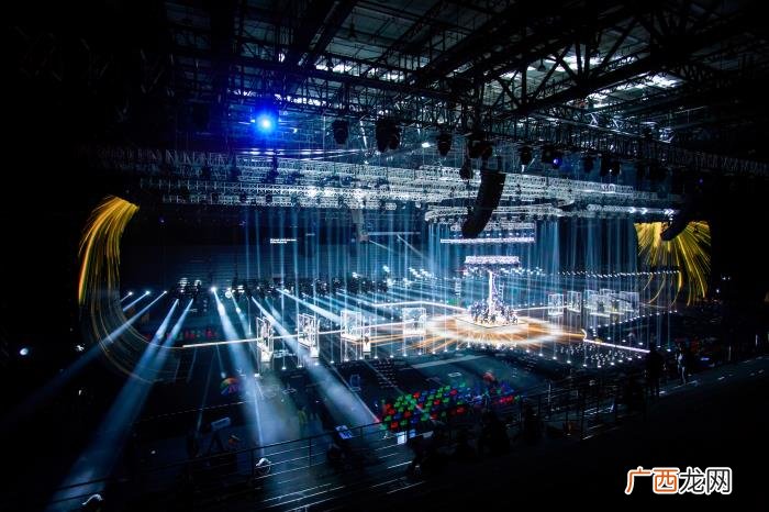 胡一天杨洋，TFBOYS、胡一天杨洋张艺兴集结长沙搞事情