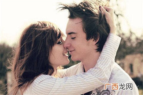 让女生开心的套路有哪些？保管你做了能哄她很开心