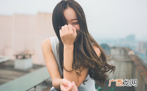 不会聊天的男生怎么追女孩子？改掉这4个坏毛病