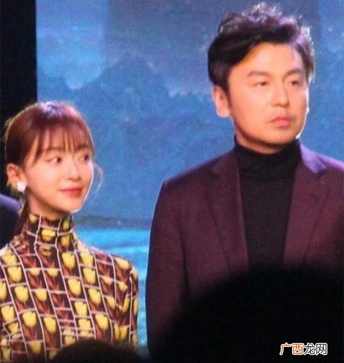 邓伦李一桐，邓伦的小V脸在李一桐面前像加了放大特效