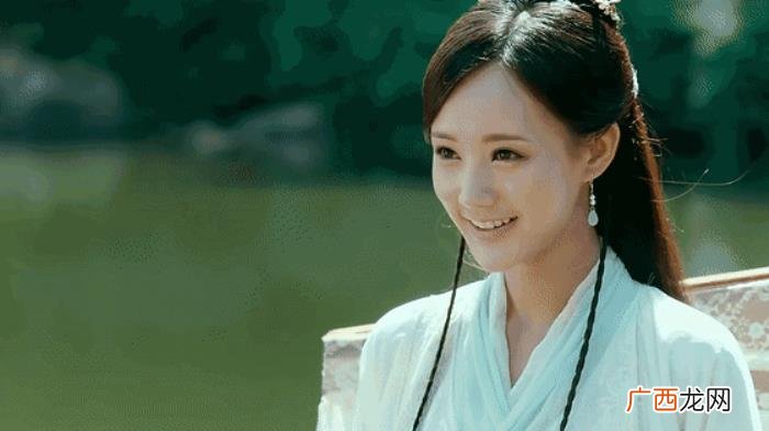 邓伦李一桐，邓伦的小V脸在李一桐面前像加了放大特效