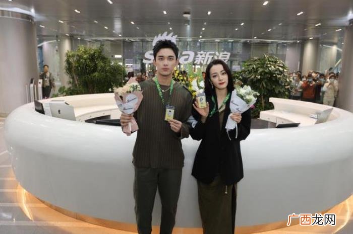 热巴和吴磊，迪丽热巴、吴磊吻戏把观众给看傻了