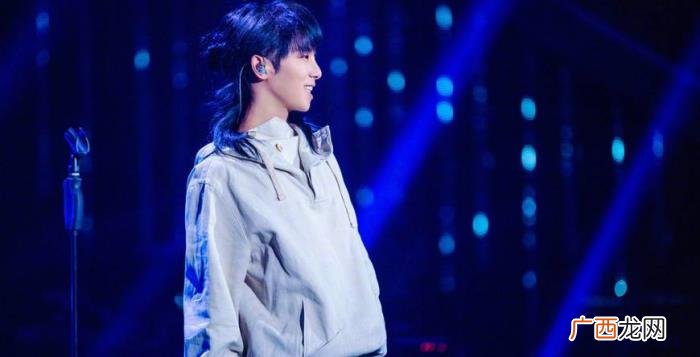 华晨宇黑粉,所以华晨宇的黑粉只能尬黑他的竞演选曲了