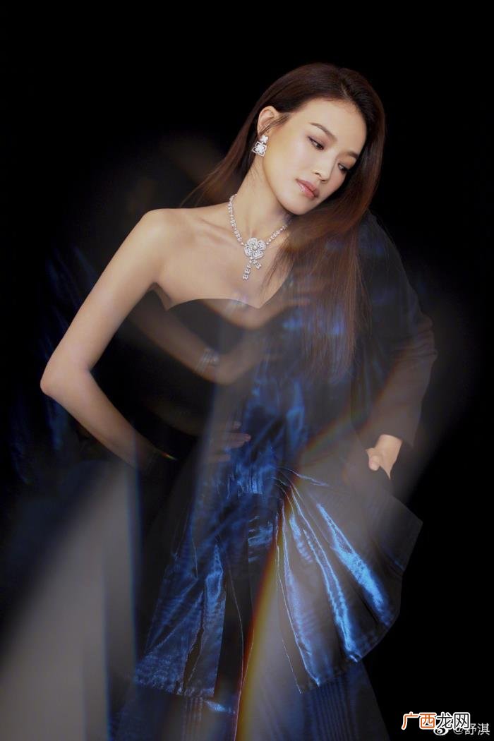 辛芷蕾脸宽，Jennie和辛芷蕾宽脸厚唇撞脸