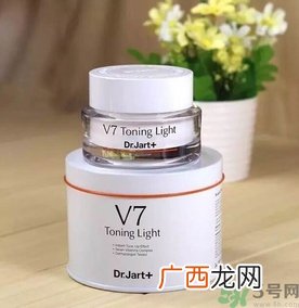 素颜霜和气垫哪个好？素颜霜和气垫bb哪个好？