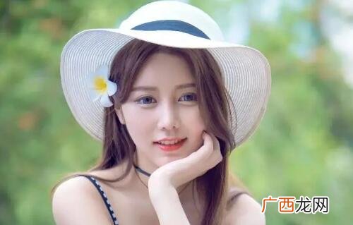 女生见到喜欢的男生会有什么反应呢?