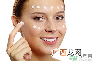 皮肤太干燥怎么办？皮肤太干燥补水最好的方法如下