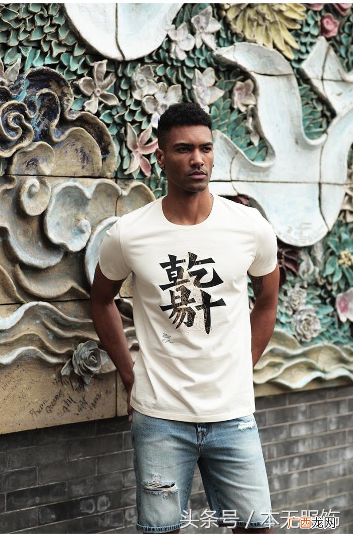 男圆领短袖，2018夏季新款短袖T恤男圆领修身纯棉上衣搭配