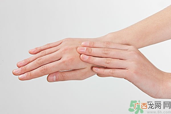 护手霜可以擦身体吗?护手霜可以当身体乳吗?