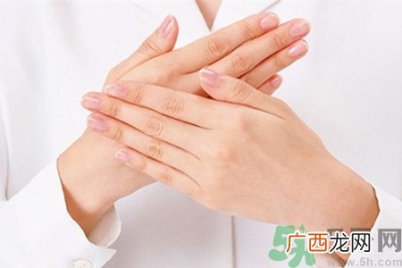 手部如何护理？秋季怎样预防皮肤干燥？