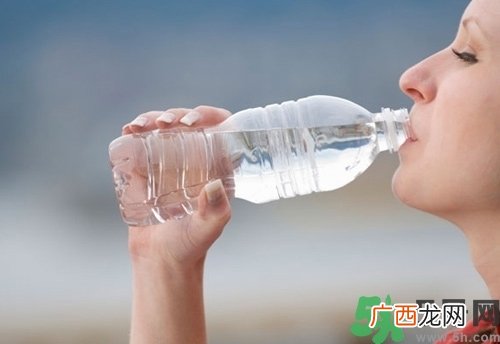 皮肤不白是什么原因？皮肤不白怎么办
