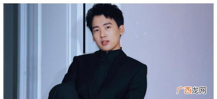 郭麒麟片酬，郭麒麟被导演抛橄榄枝问片酬要多少
