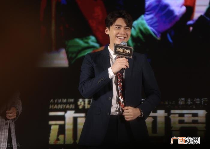 李易峰失恋，李易峰这么帅的男人也会失恋而去打耳洞