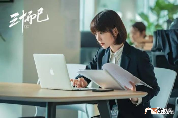 毛晓彤的脸，为什么大家对毛晓彤的非工业糖精脸那么宽容