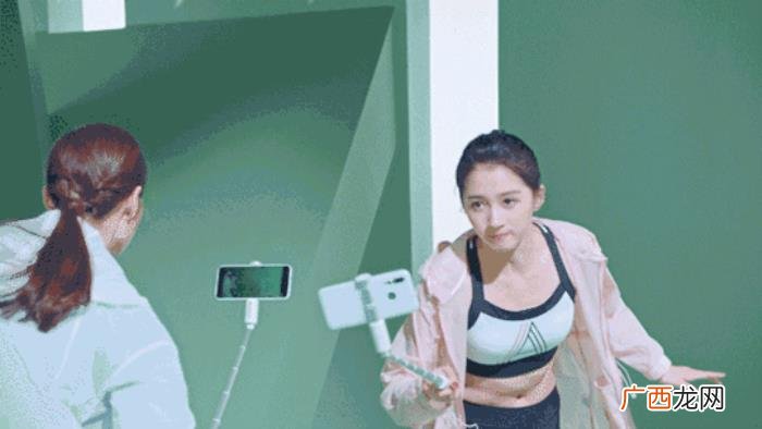 关晓彤运动，关晓彤的新人设与安踏女子的轻运动概念