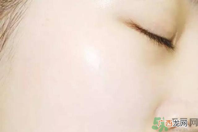 ahc水乳孕妇可以用吗？ahc b5玻尿酸水乳适合孕妇吗？