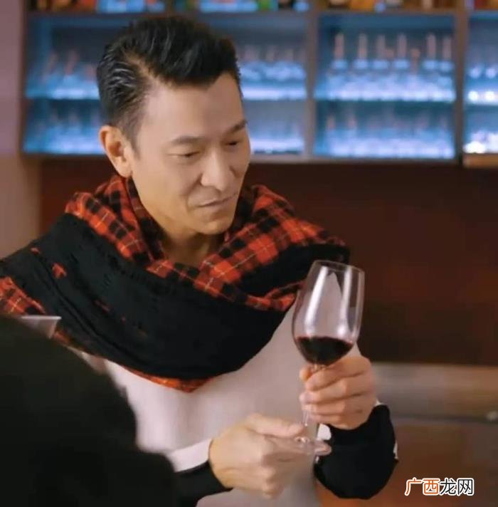 刘德华抖音，刘德华和抖音为什么在这个时候突然合作