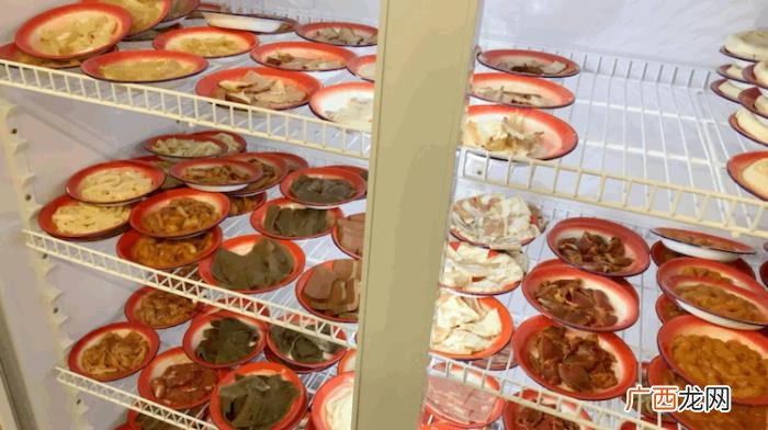 成都凤钟楼,钟楼爆火的成都市井--盘盘麻辣烫