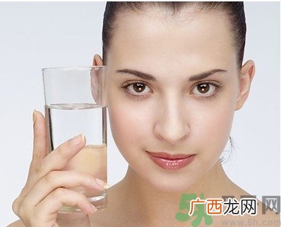 秋季补水效果好的护肤品有哪些?秋季补水的重要性