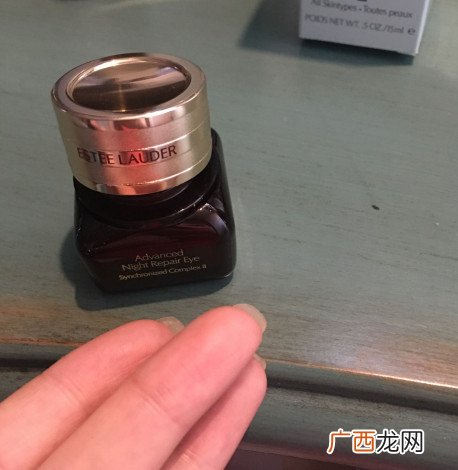 雅诗兰黛小棕瓶眼霜怎么样?雅诗兰黛小棕瓶眼霜好用吗?