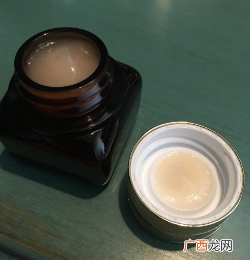 雅诗兰黛小棕瓶眼霜怎么样?雅诗兰黛小棕瓶眼霜好用吗?