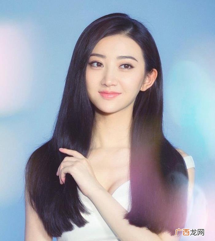 景甜的生日，景甜晒九张美照庆祝自己31岁生日