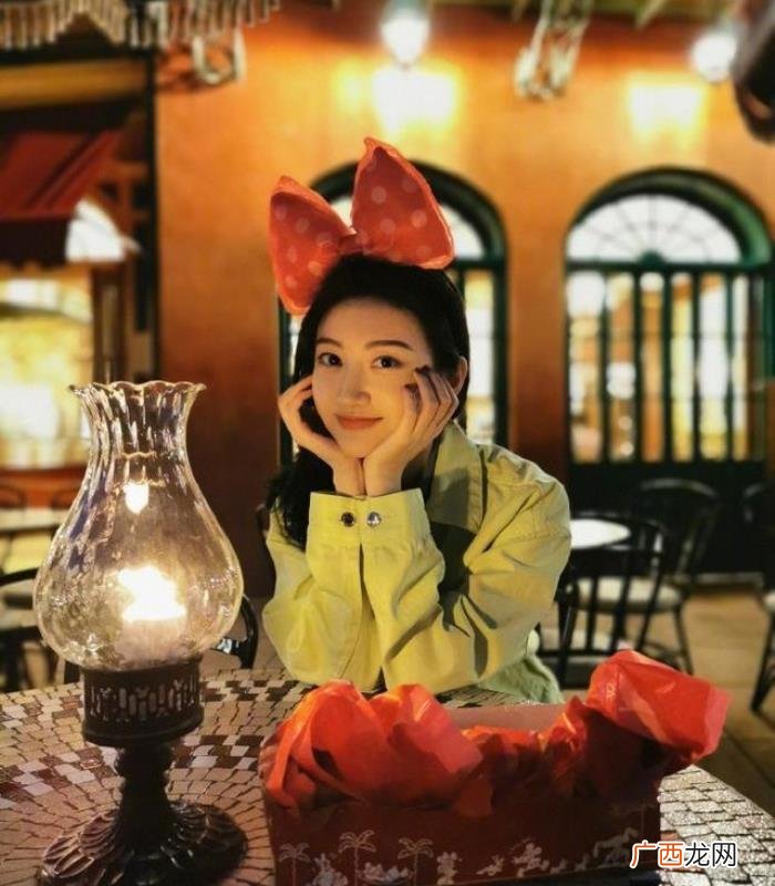 景甜的生日，景甜晒九张美照庆祝自己31岁生日