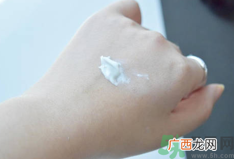 款韩国v7素颜霜怎么用？款韩国v7素颜霜使用方法