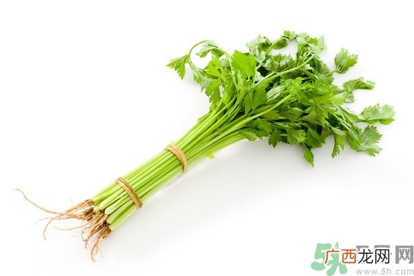 芹菜汁能去斑吗?芹菜汁可以做面膜吗?