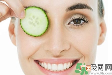 贴黄瓜片后要洗脸吗？敷黄瓜片后需要洗脸吗？