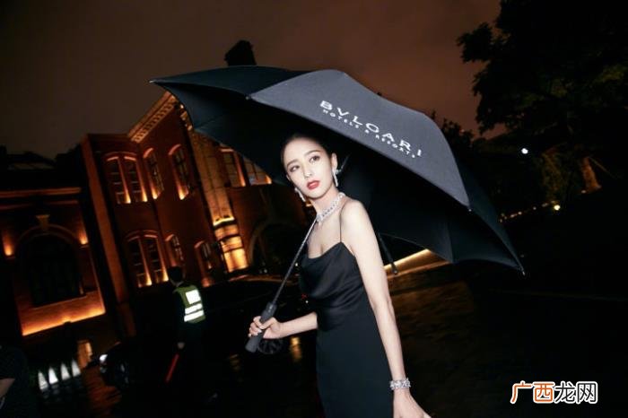 佟丽娅礼服，佟丽娅的曼妙身材真的很适合穿礼服