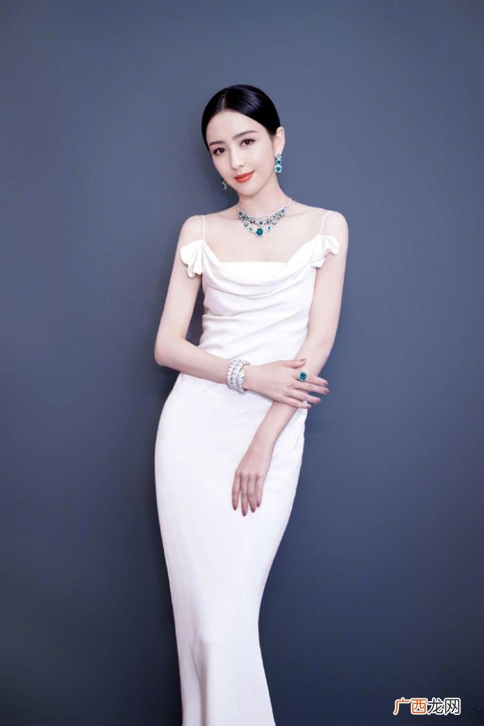 佟丽娅礼服，佟丽娅的曼妙身材真的很适合穿礼服