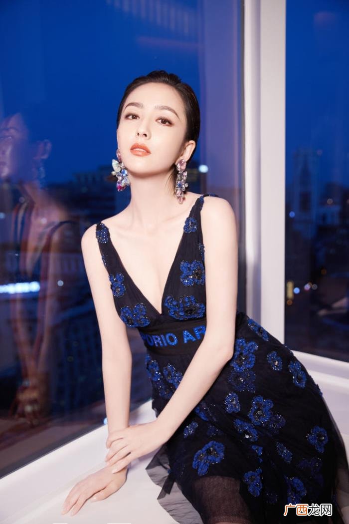 佟丽娅礼服，佟丽娅的曼妙身材真的很适合穿礼服