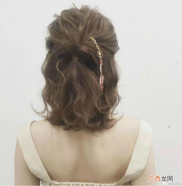 赵丽颖编发，赵丽颖为什么总有那么多好看的编发造型