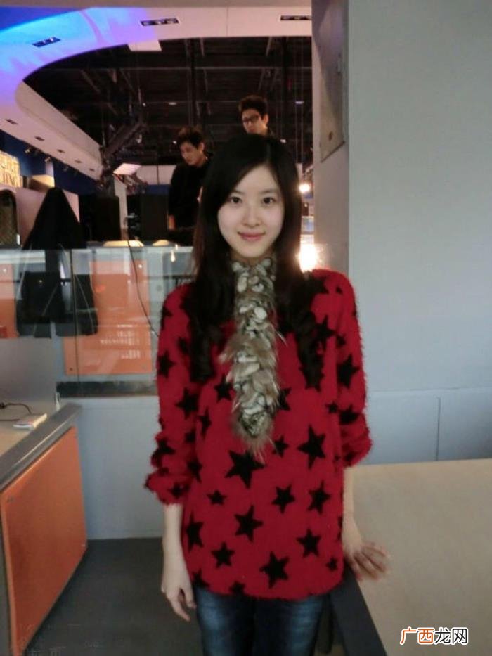 李宇春身高，身高174的李宇春国外走秀惊艳全场