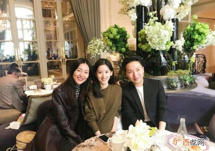李宇春身高，身高174的李宇春国外走秀惊艳全场