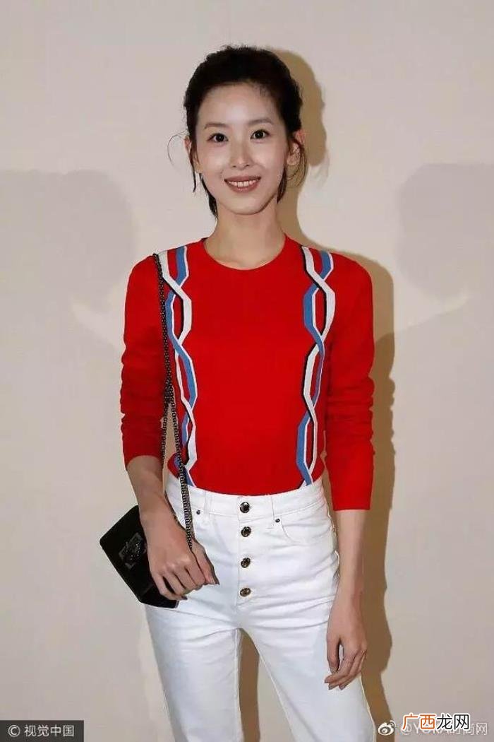 李宇春身高，身高174的李宇春国外走秀惊艳全场