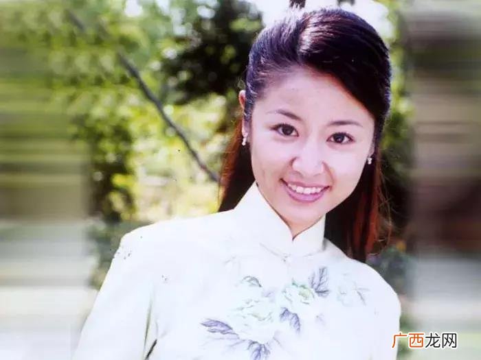 林心如粉丝，43岁林心如被粉丝偶遇后面露笑容却被嘲脸僵