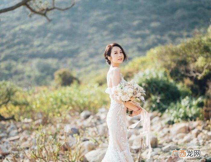 汤怡麦秋成，女星汤怡因一张相片和麦秋成谱写良缘