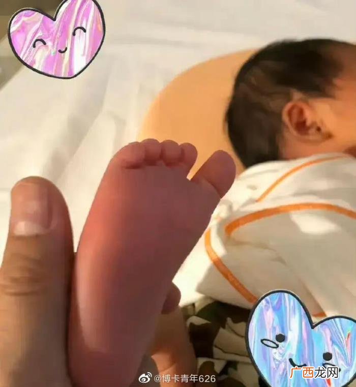 林依晨生日，林依晨首晒女儿脚丫照迎接39岁生日