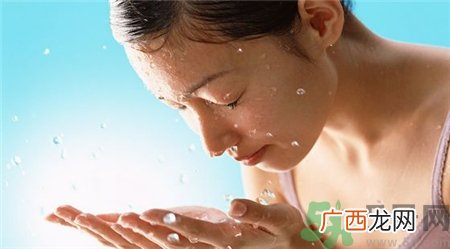 敷面膜后是冷水洗脸还是温水?敷面膜后的洗脸方法