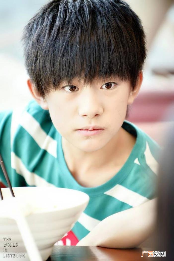 易烊千玺丑，曾经吐槽TFboys里最丑的是易烊千玺
