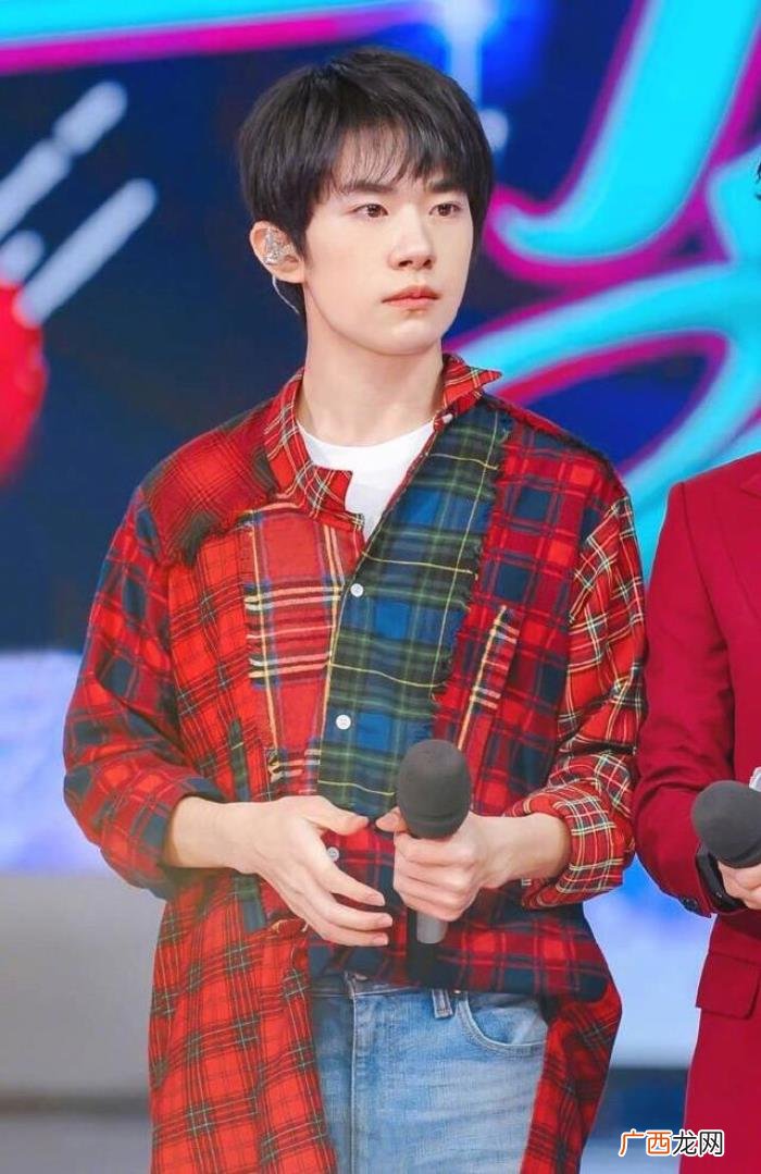 易烊千玺丑，曾经吐槽TFboys里最丑的是易烊千玺