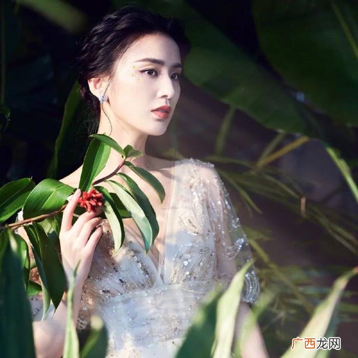 黄圣依微博,黄圣依微博发文祝福大家新年心想事成