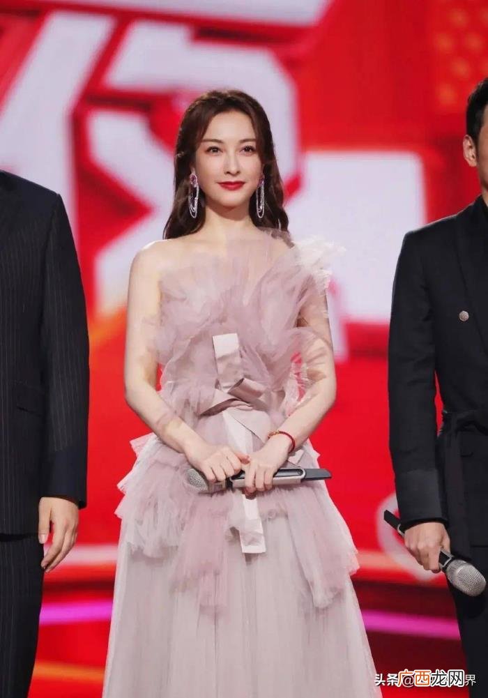 吴昕绯闻男，吴昕绯闻男友郑凯与剧组女演员疑似恋爱