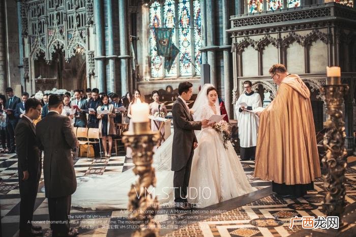教堂式婚礼，英国教堂婚礼是如何做到传统又浪漫的